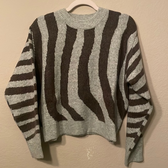 BNWT LUSH Cropped Knit Sweater Sz Large 🤎 - Picture 8 of 8